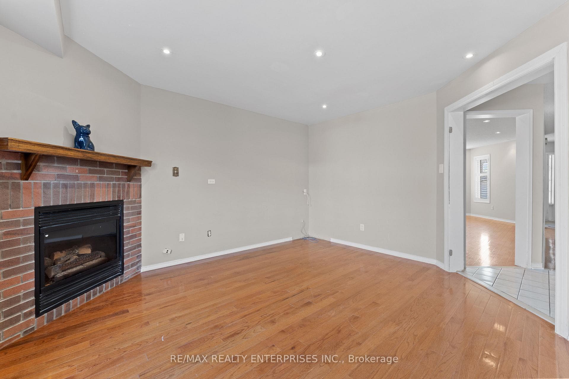 3941 Beechnut Row Unit Upper photo 10