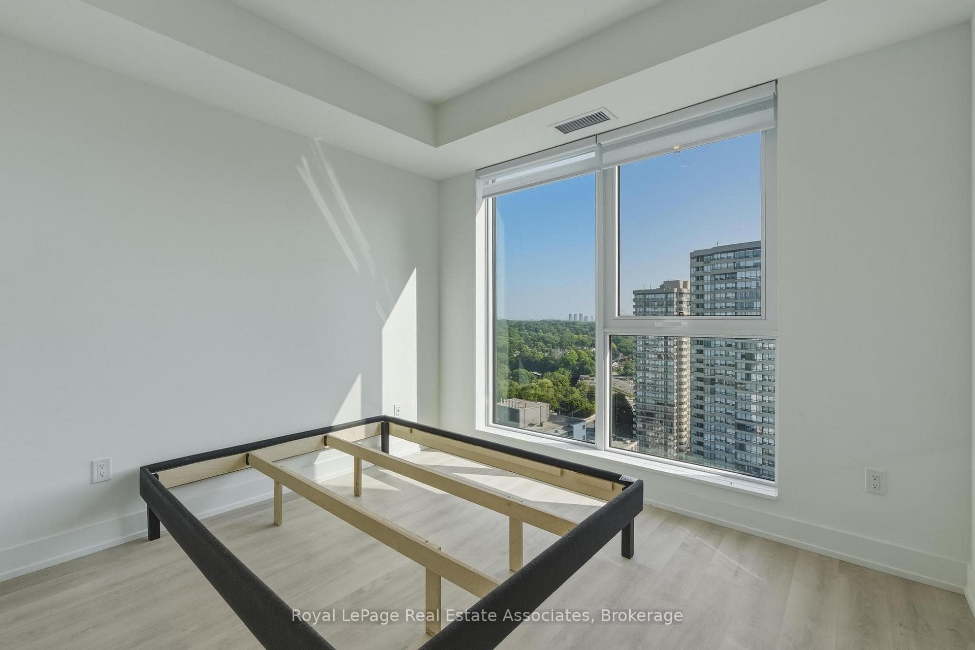 25 Cordova Avenue Unit 1804 photo 14