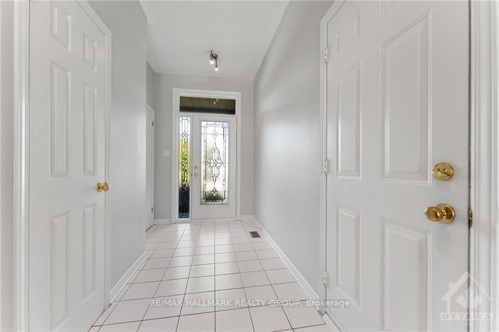 94 KIMBERWICK Crescent photo 3