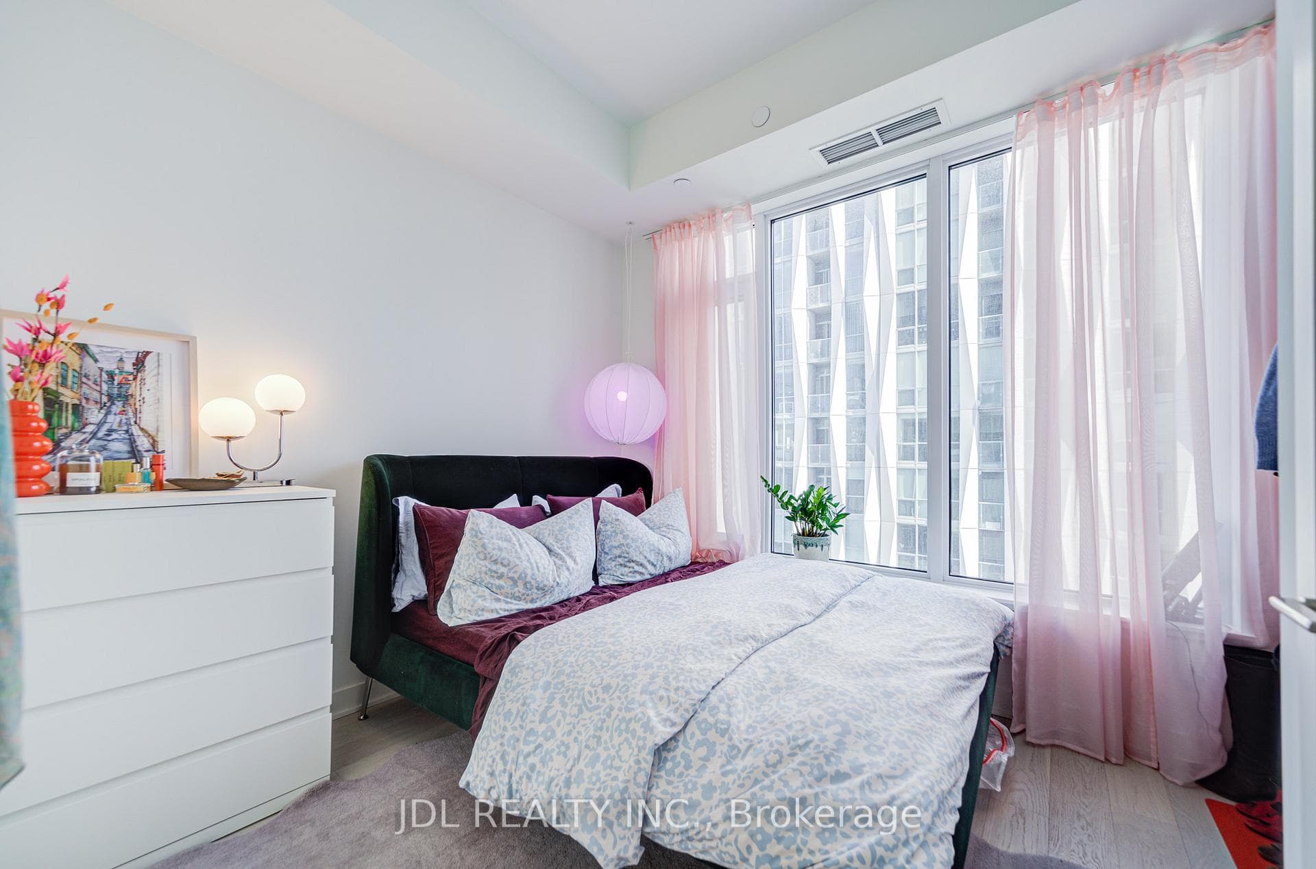 11 Yorkville Avenue Unit 4805 photo 9