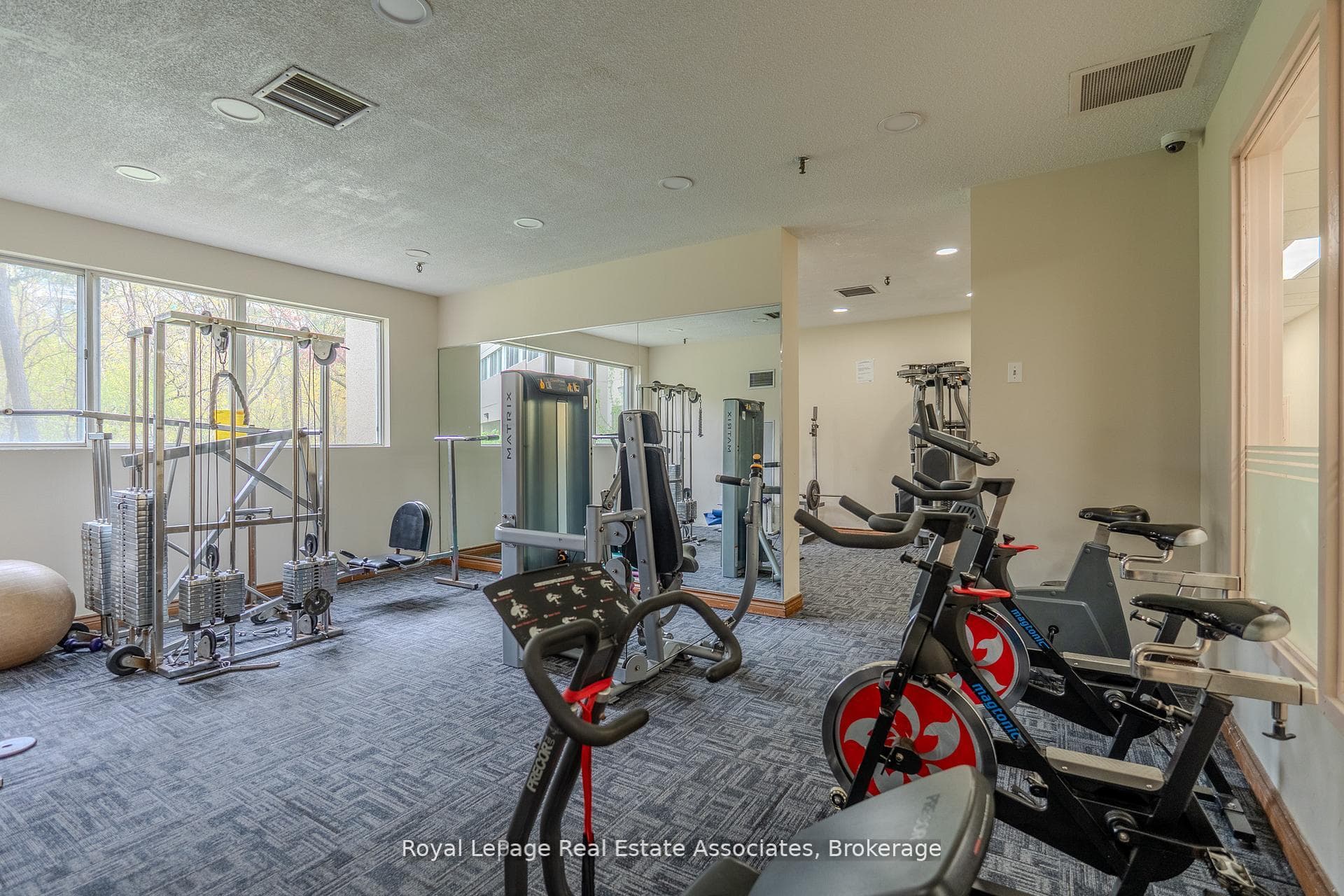 3695 Kaneff Crescent Unit 1602 photo 19