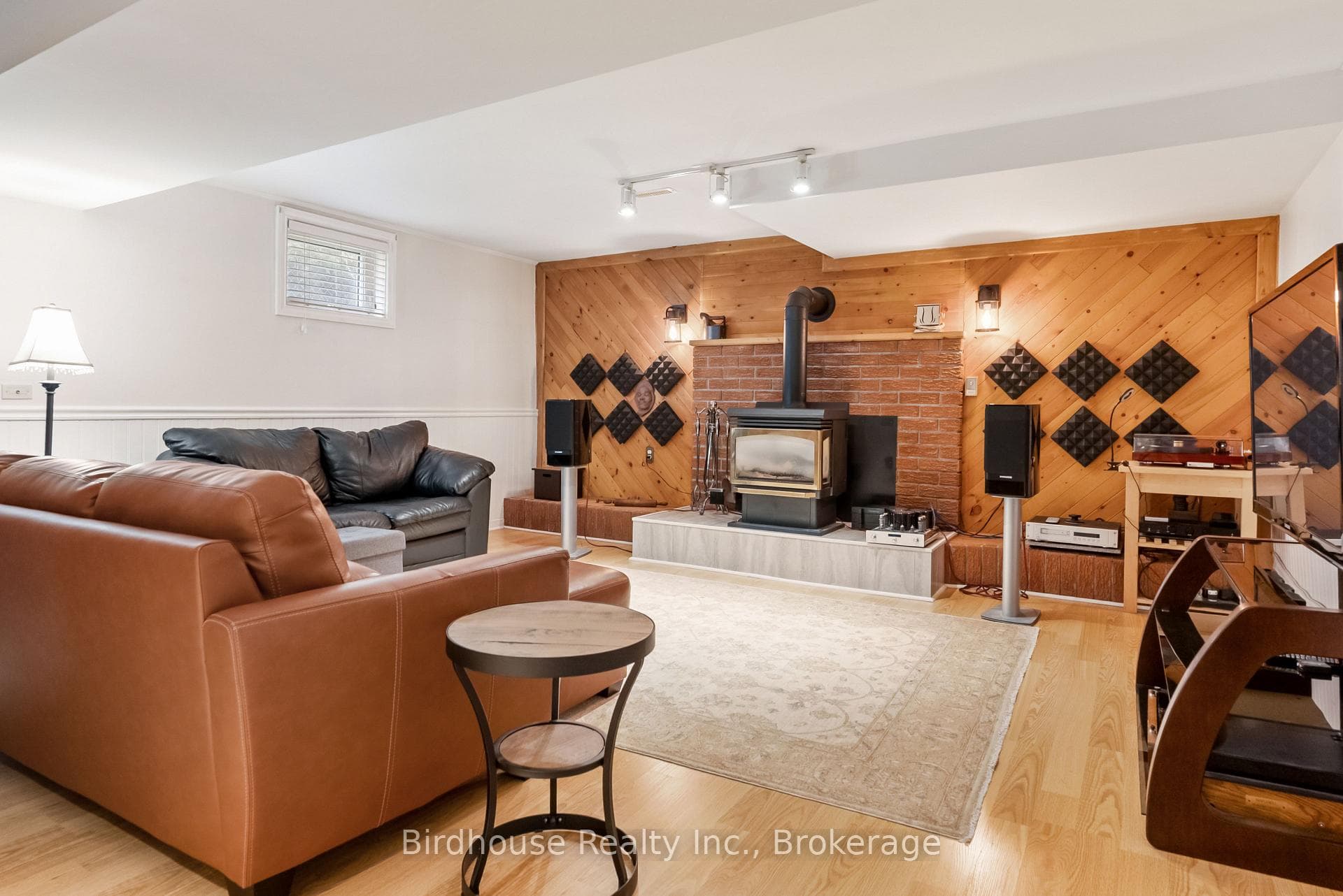 46 Corneil Street photo 20