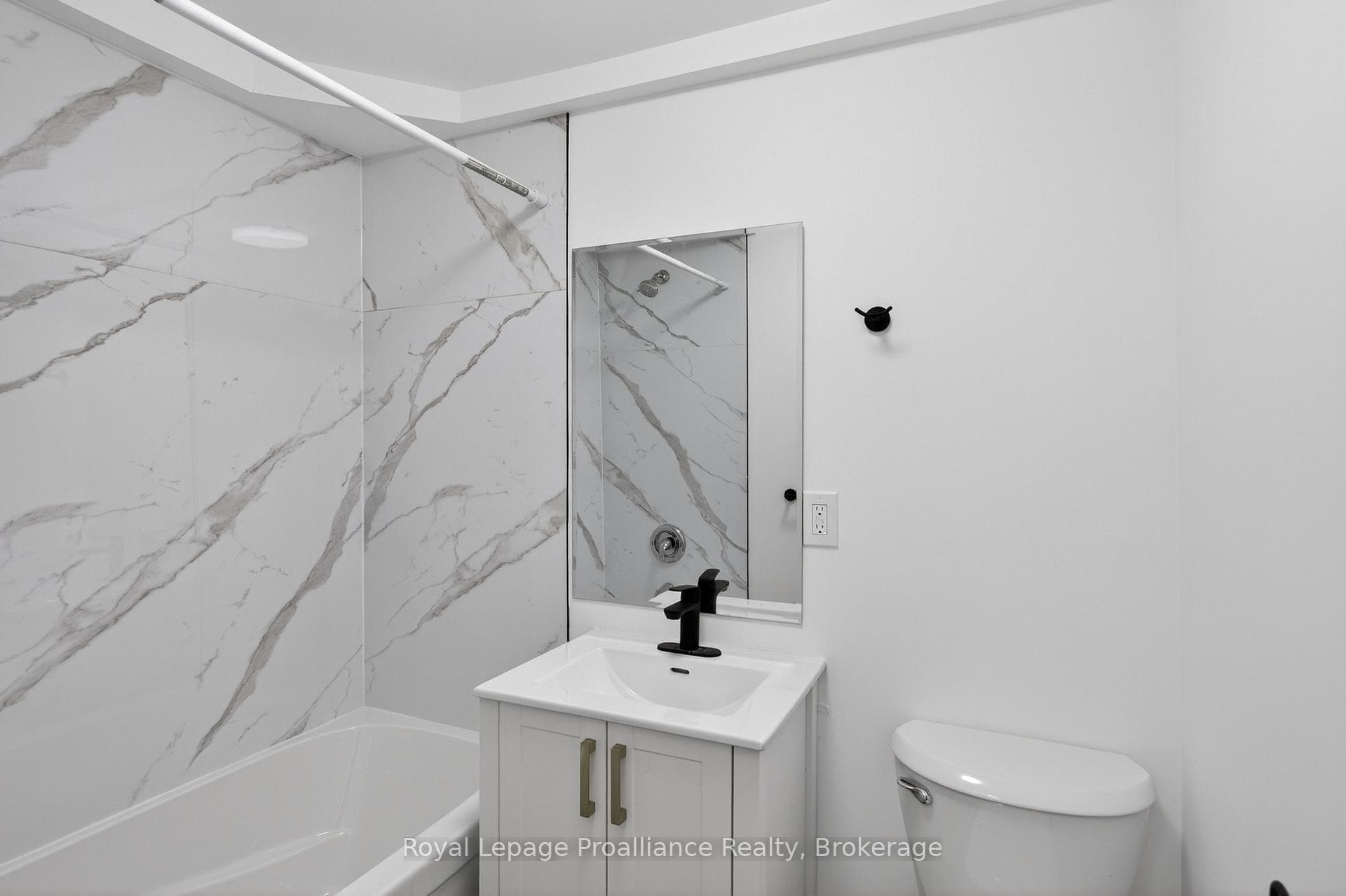 171 Hazlitt Street Unit 3 photo 10