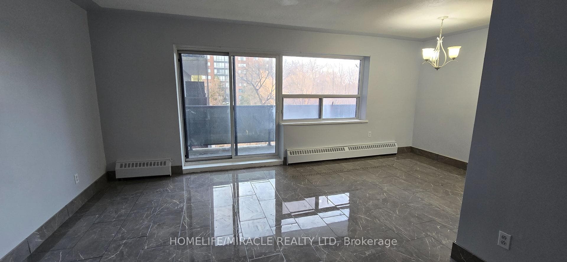 1651 VICTORIA PARK Avenue Unit 605 photo 9