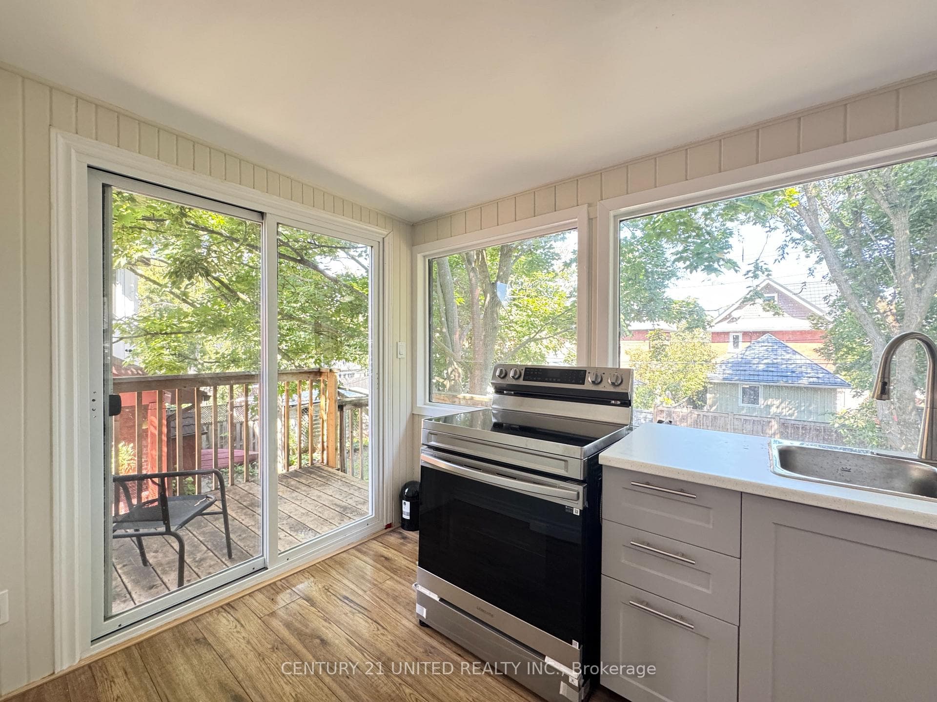 312 Elias Avenue photo 2