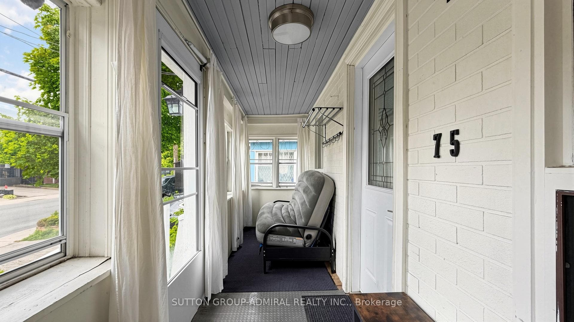 75 Rockcliffe Boulevard photo 4
