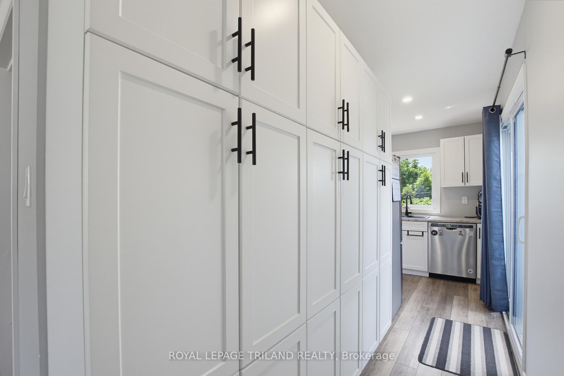75 Connaught Avenue photo 9