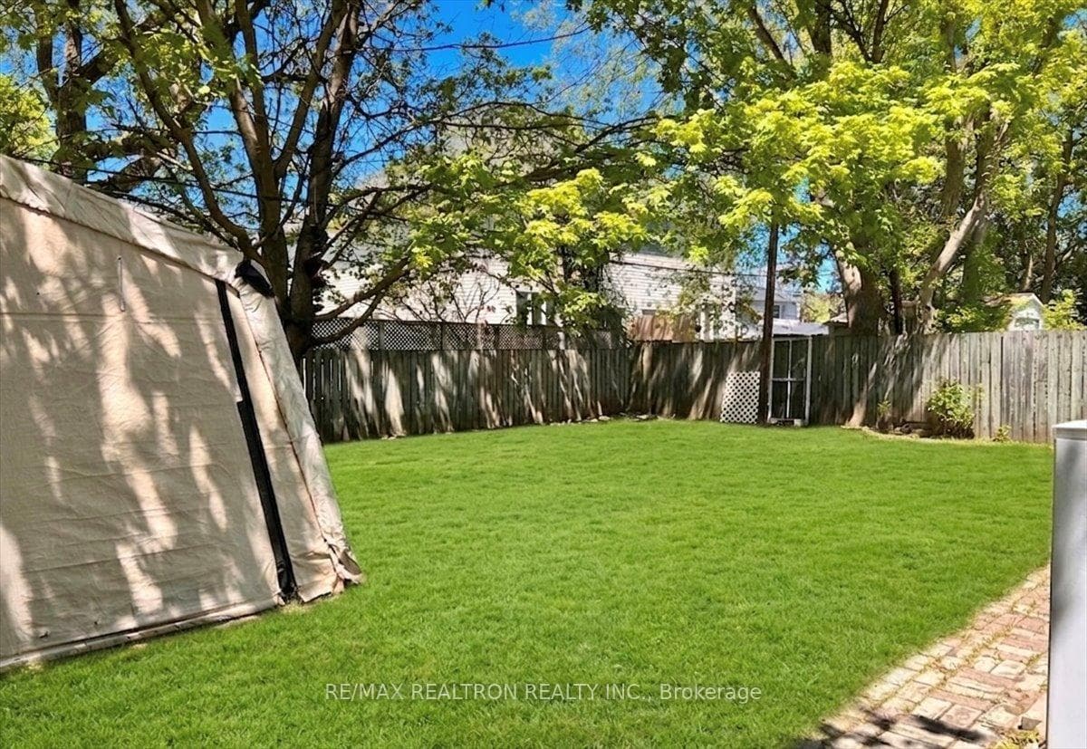 86 John Street photo 16