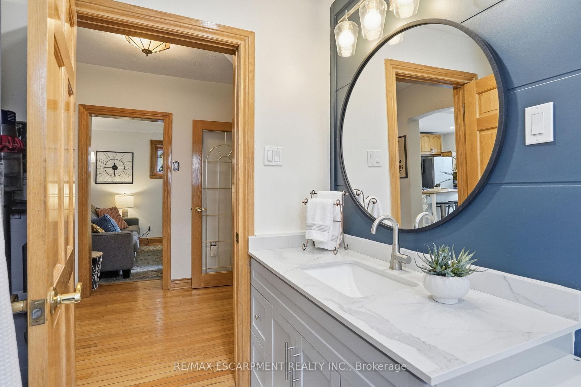 17 Tuxedo Avenue photo 24