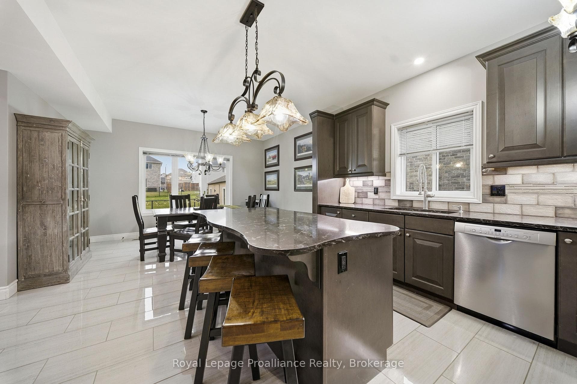 32 Walnut Crescent photo 18