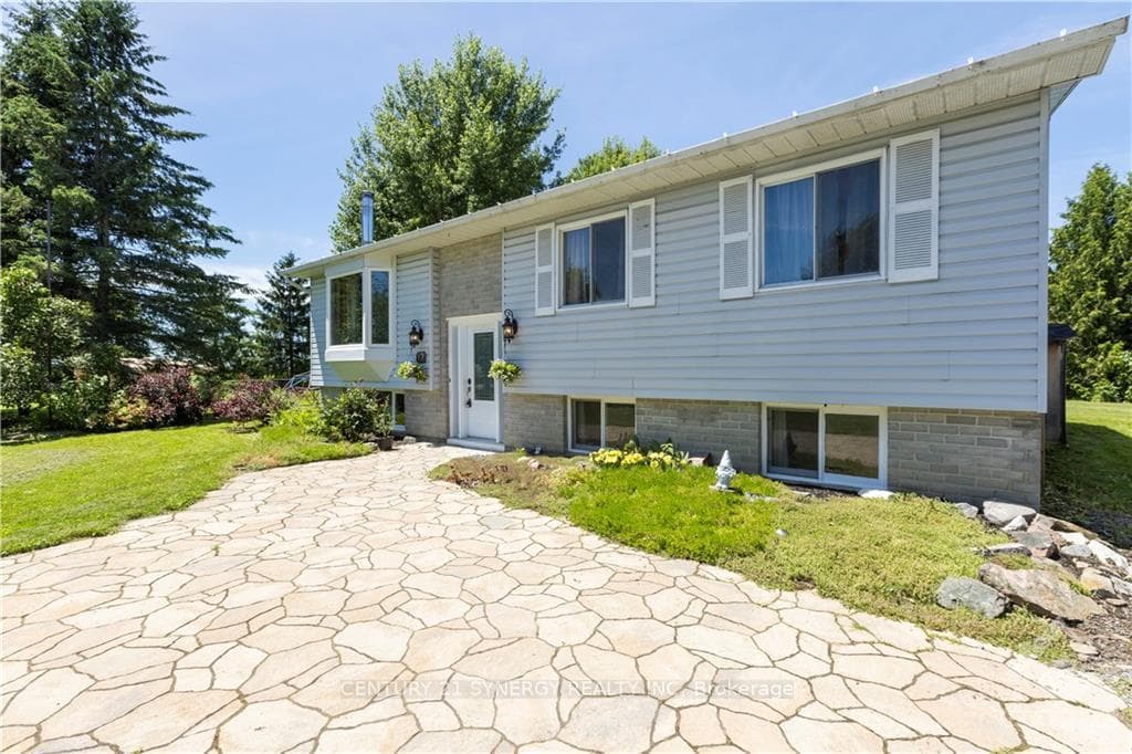 17 ALYSSA Crescent photo 3