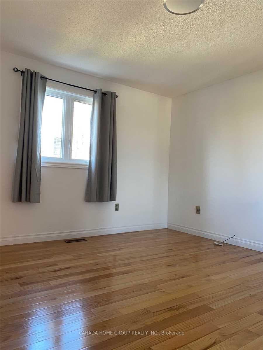 3251 Valcourt Crescent Unit Upper photo 11