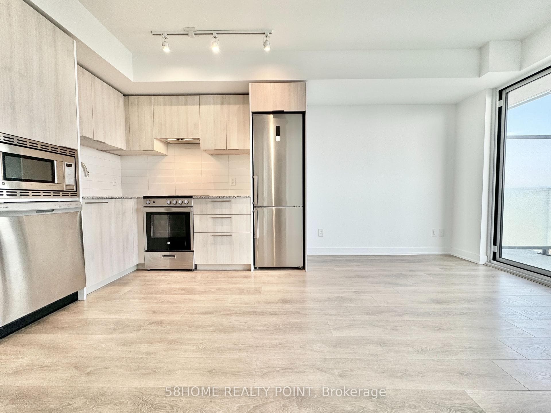 501 Yonge Street Unit 4301 photo 3