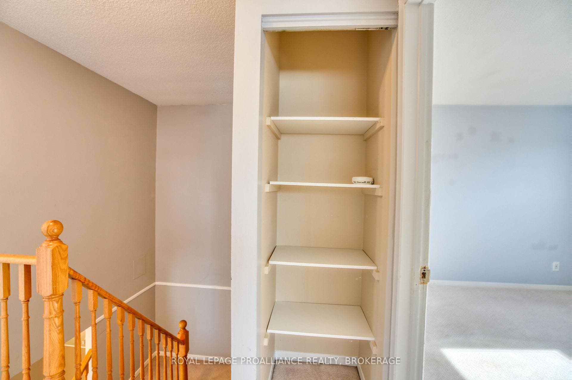 937 Killarney Crescent photo 46