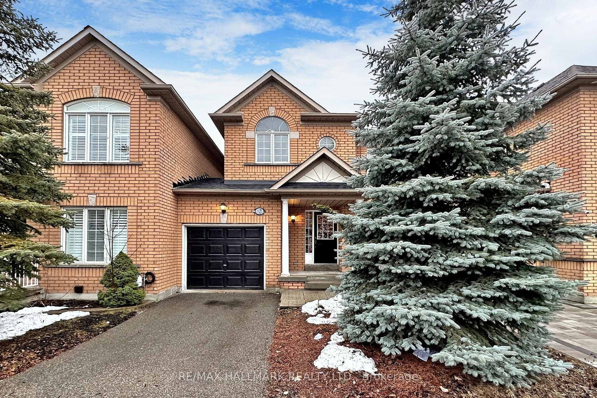 55 Walkview Crescent photo 1