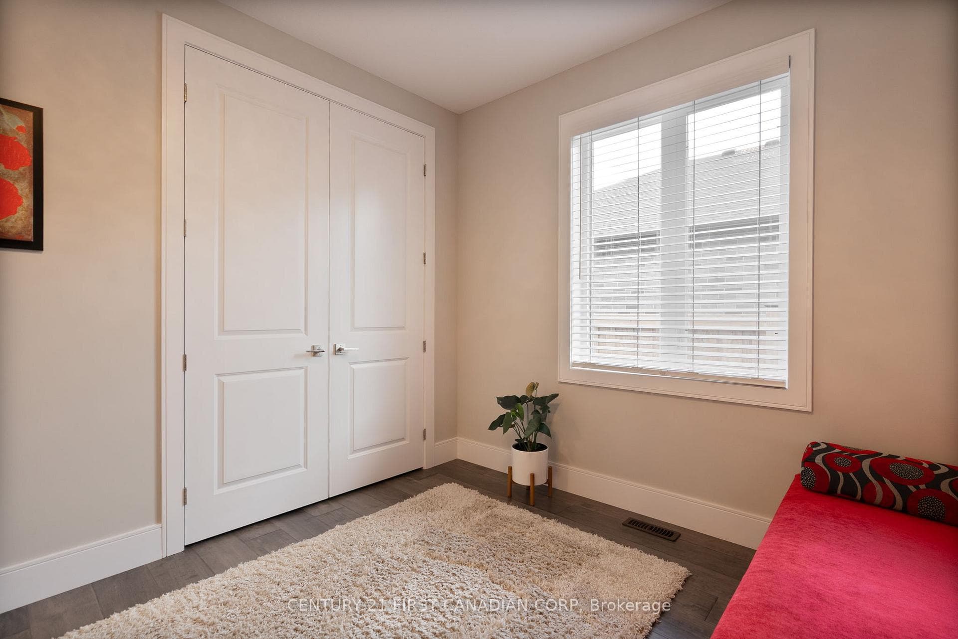 16 Foxborough Place photo 20