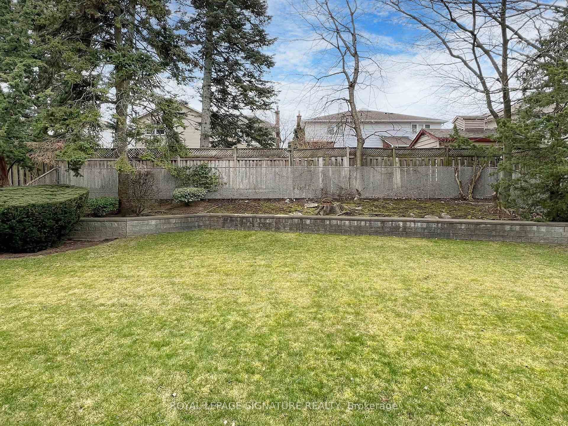 187 Cassandra Boulevard photo 39