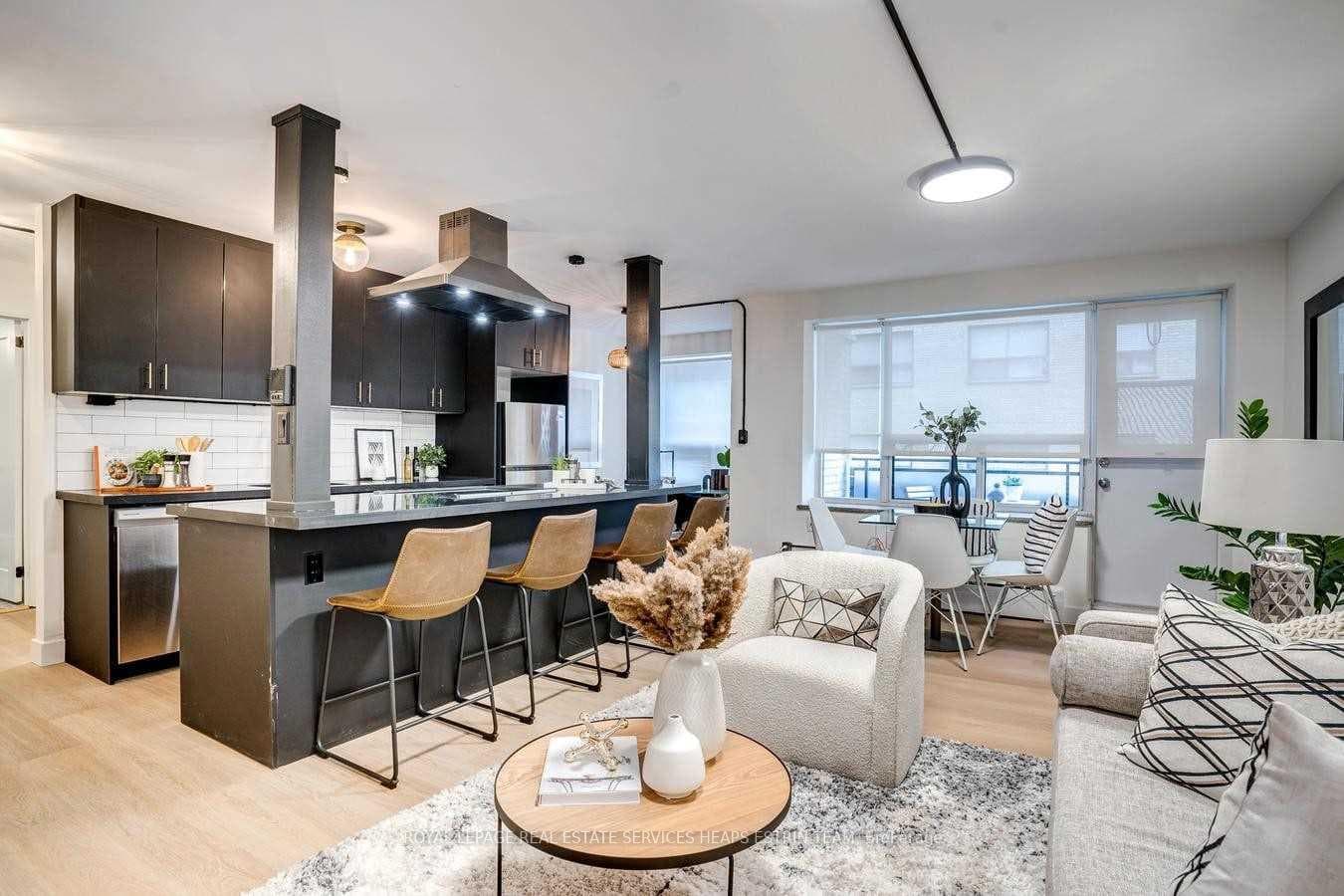 420 Eglinton Avenue Unit 206 photo 5