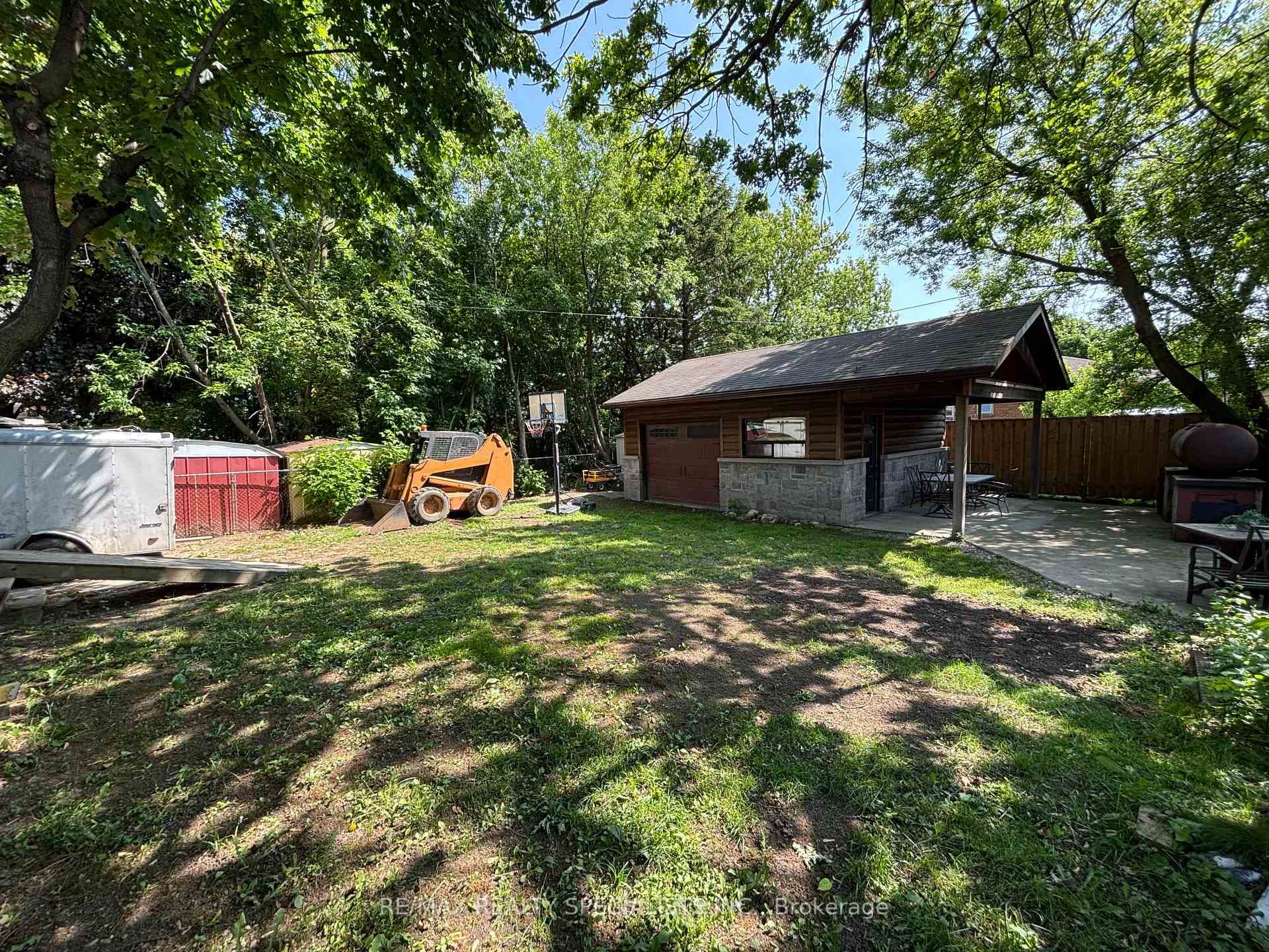 14 Marsden Crescent photo 37