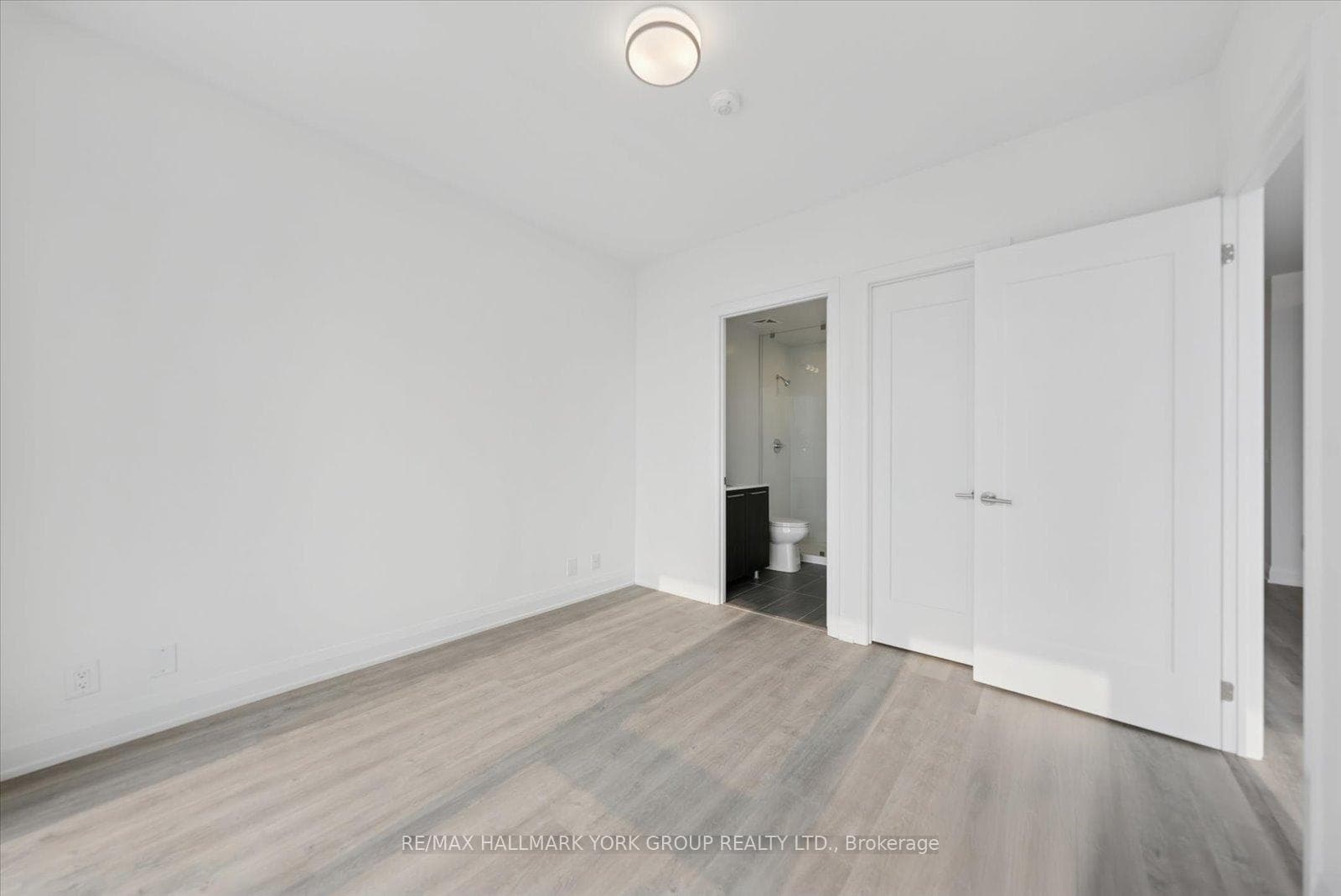 65 Broadway Avenue Unit 2004 photo 17