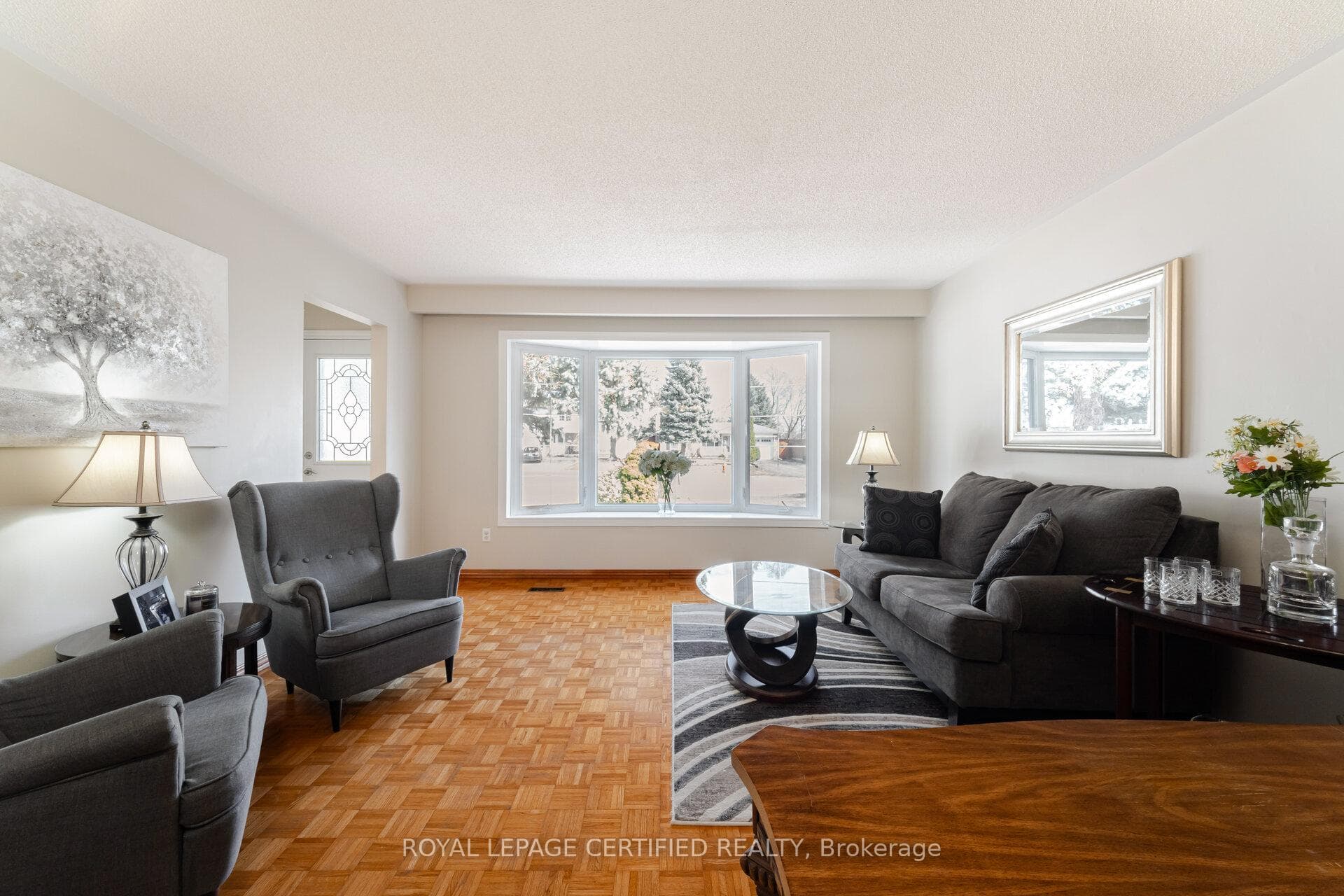 12 Grovetree Place photo 16
