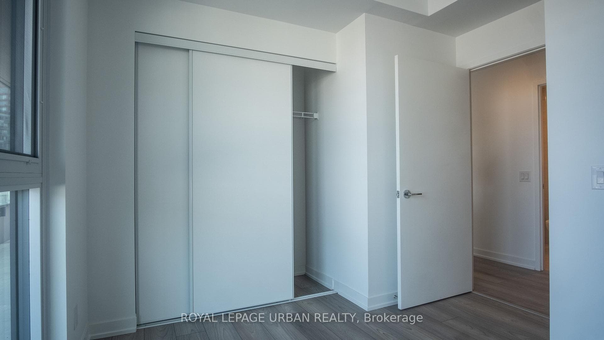 285 Dufferin Street Unit 607 photo 5