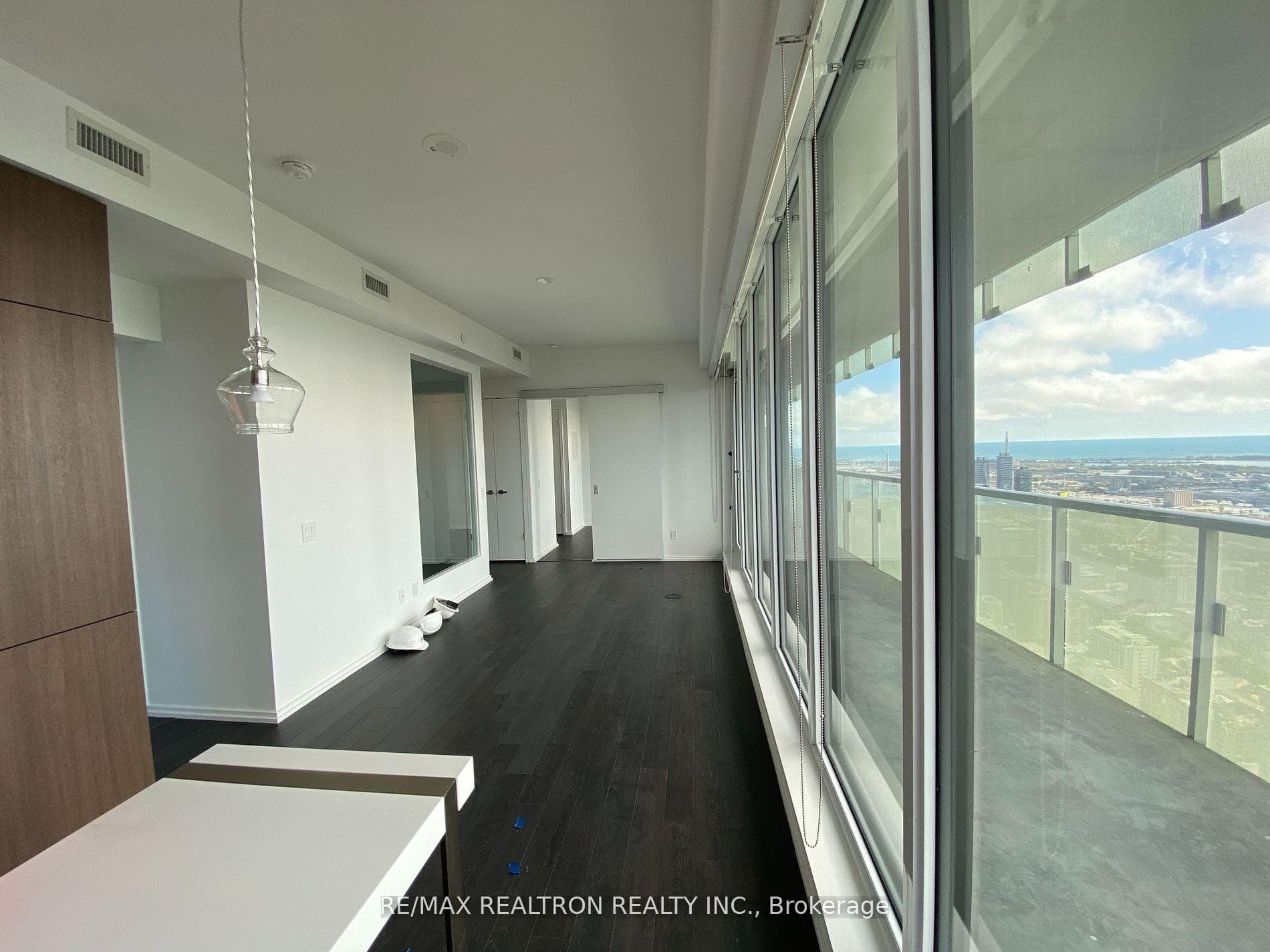 197 Yonge Street Unit 5109 photo 15