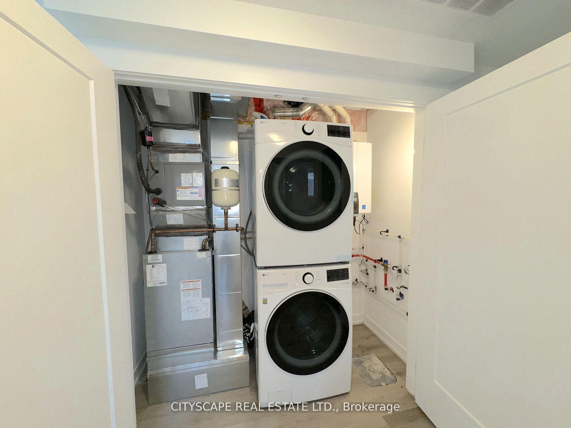 Ensuite Laundry