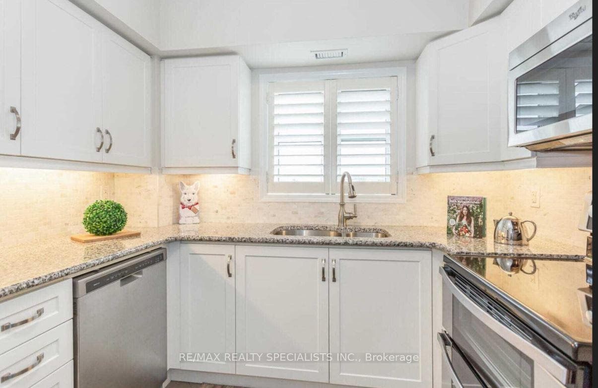 70 Baycliffe Crescent Unit 309 photo 18
