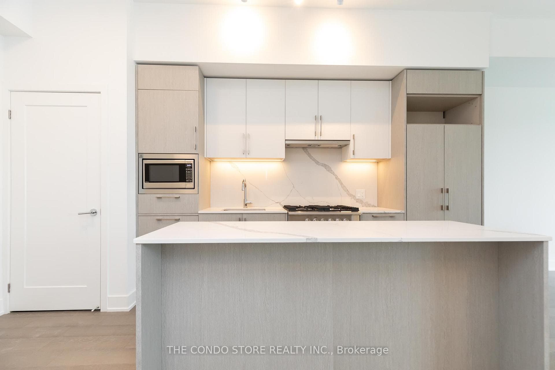 8 Manor Road Unit 304 photo 9