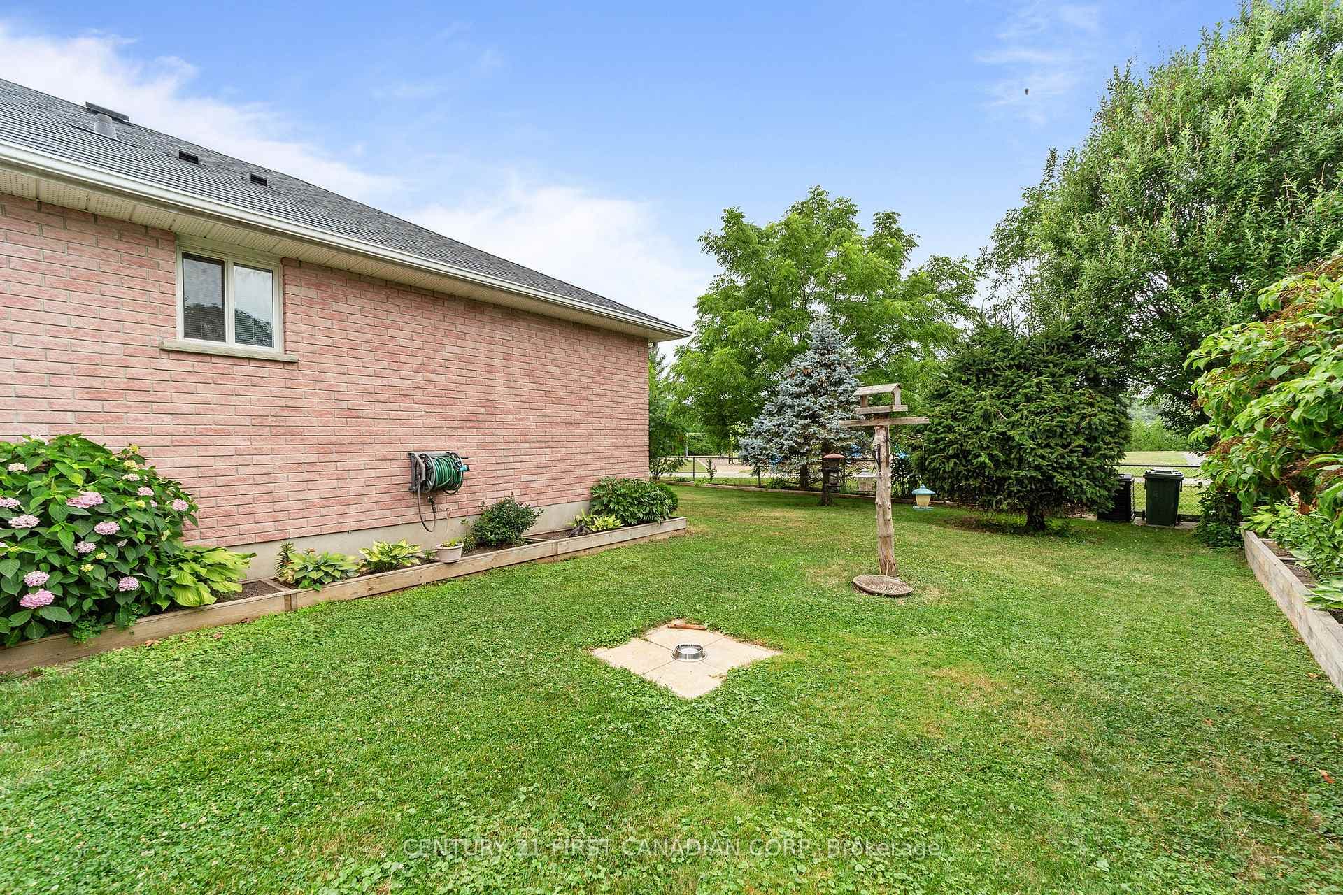 7 Sifton Drive photo 37