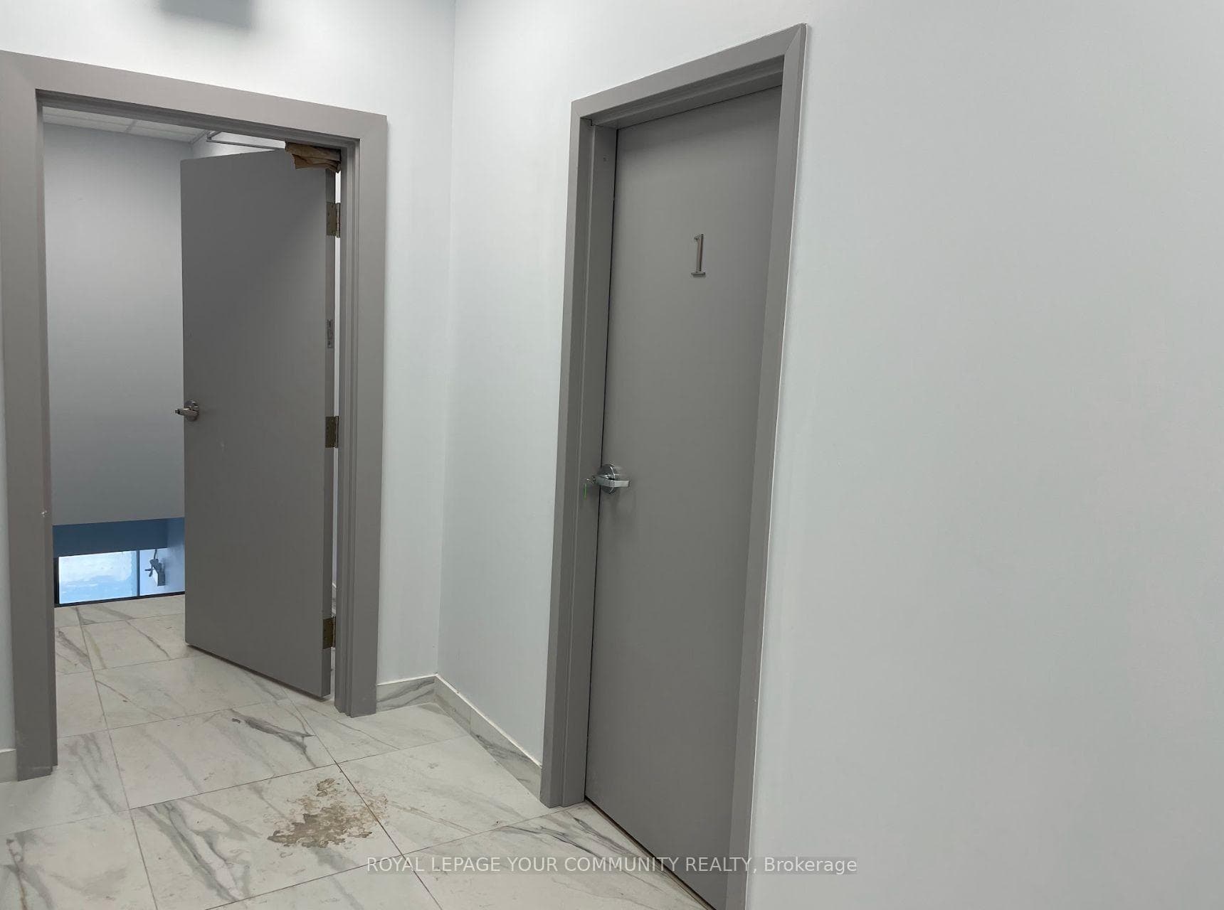 50 King Street Unit 201 photo 3