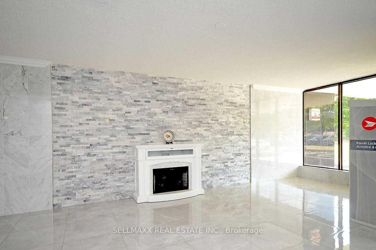 4 Kings Cross Road Unit 1703 photo 4