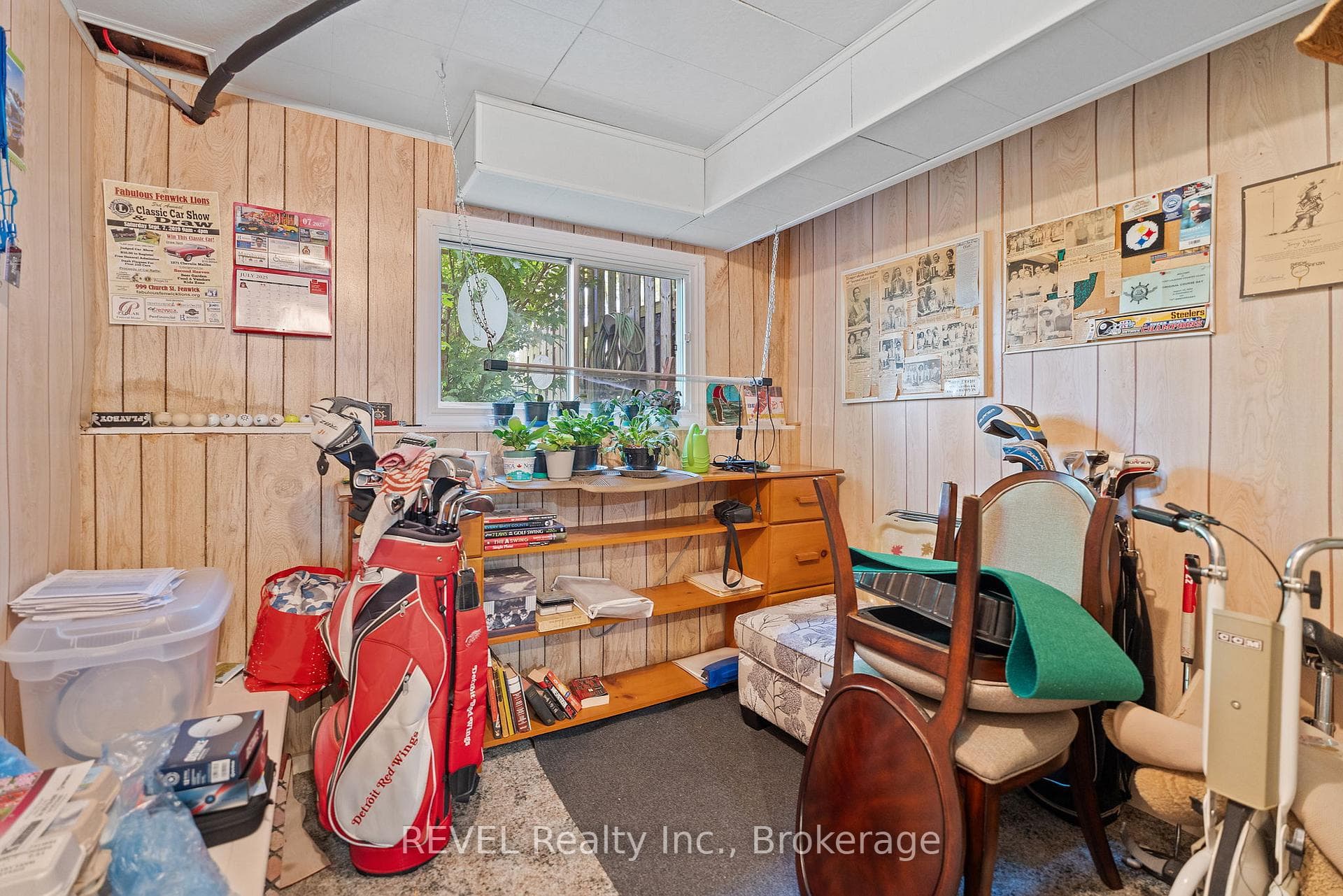 Craft room/Office Space