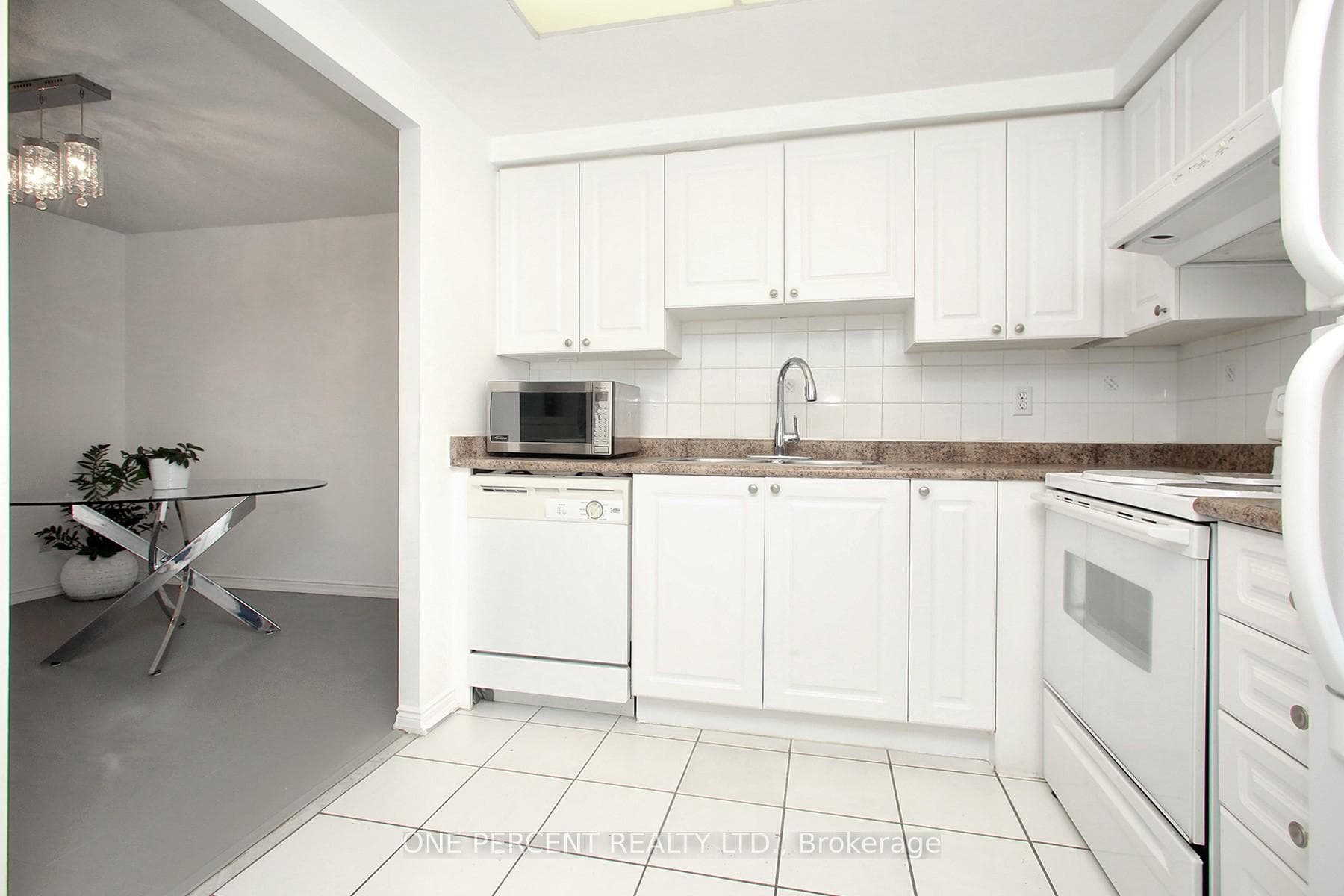 135 Hillcrest Avenue Unit Ph06 photo 14