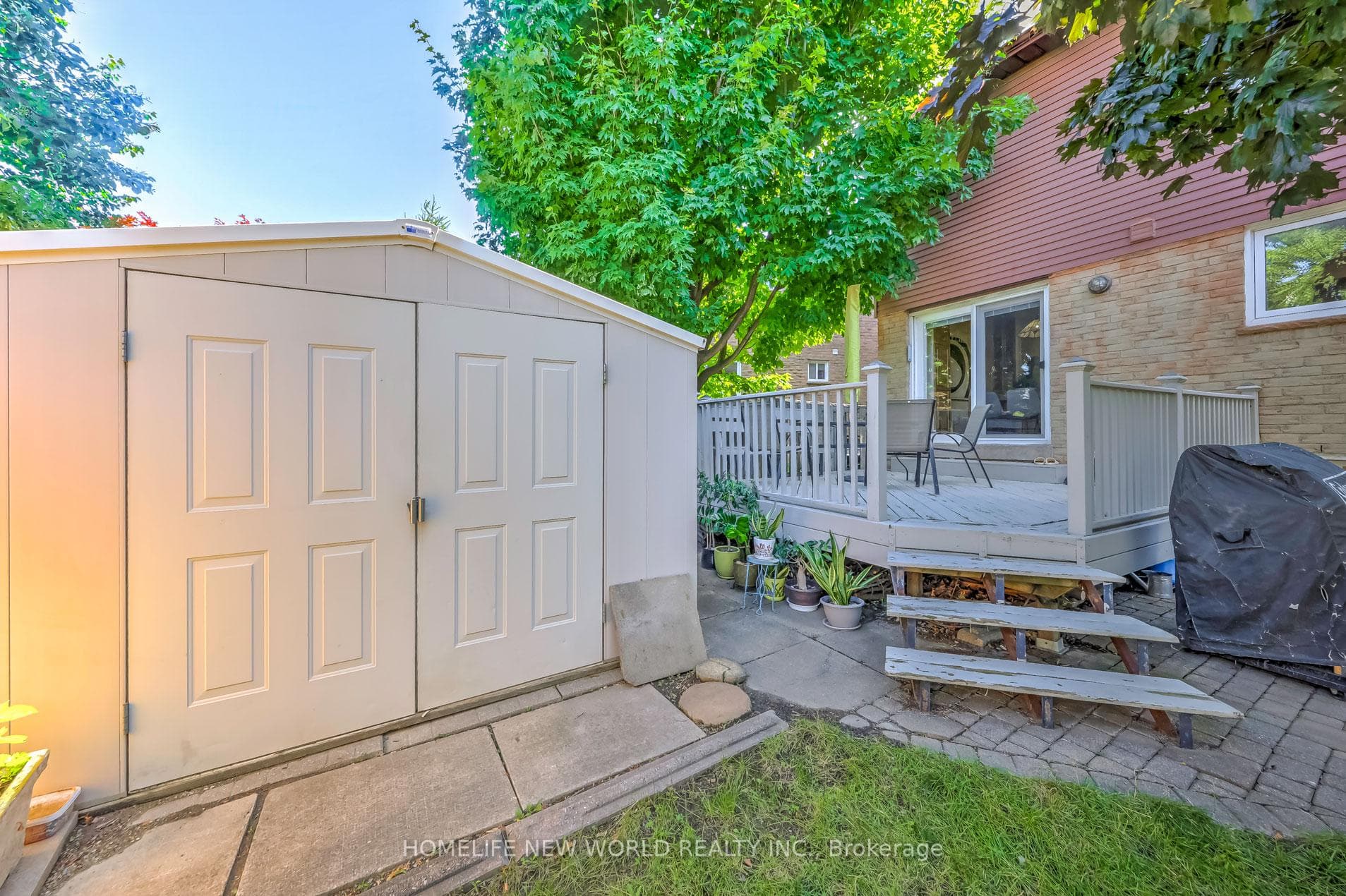 145 Mabley Crescent photo 37