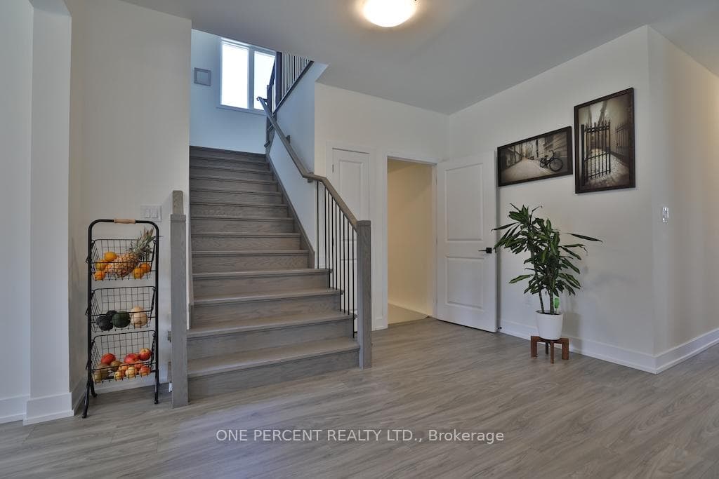 72 Dusenbury Drive photo 22