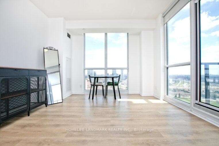 32 Forest Manor Road Unit 2108 photo 6