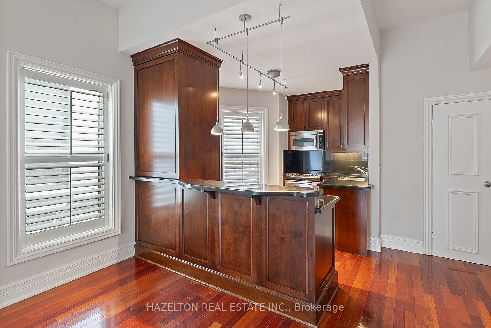 17 Lowther Avenue Unit 1 photo 14