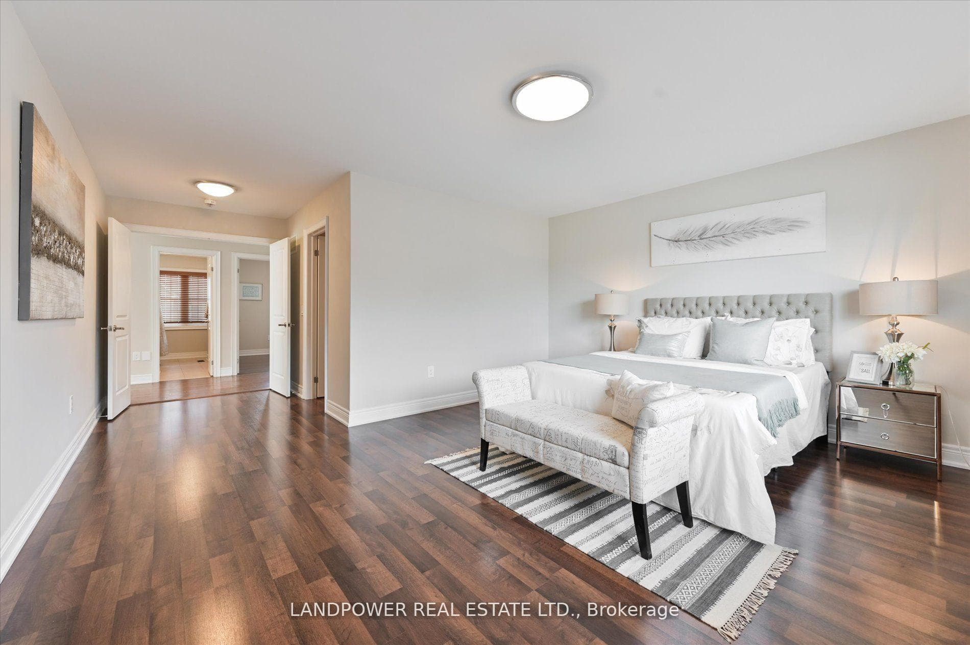1 Mondial Crescent photo 27