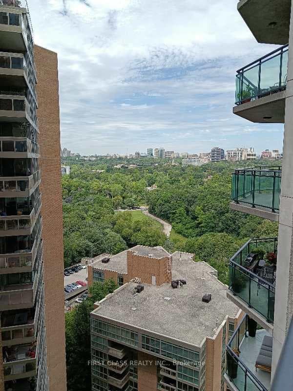 300 Bloor Street Unit 2109 photo 9