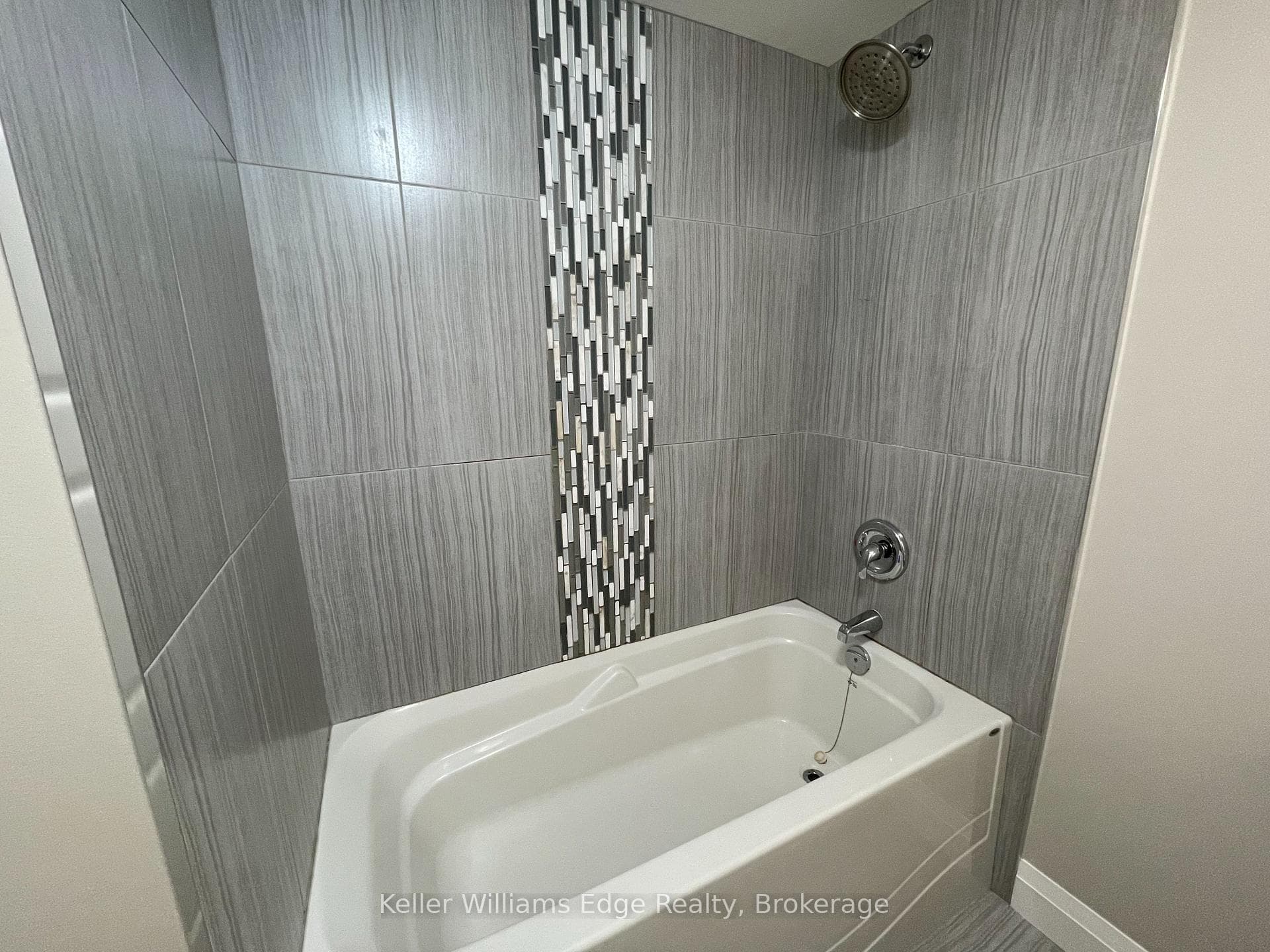 24 Baroche Street Unit Lower photo 6