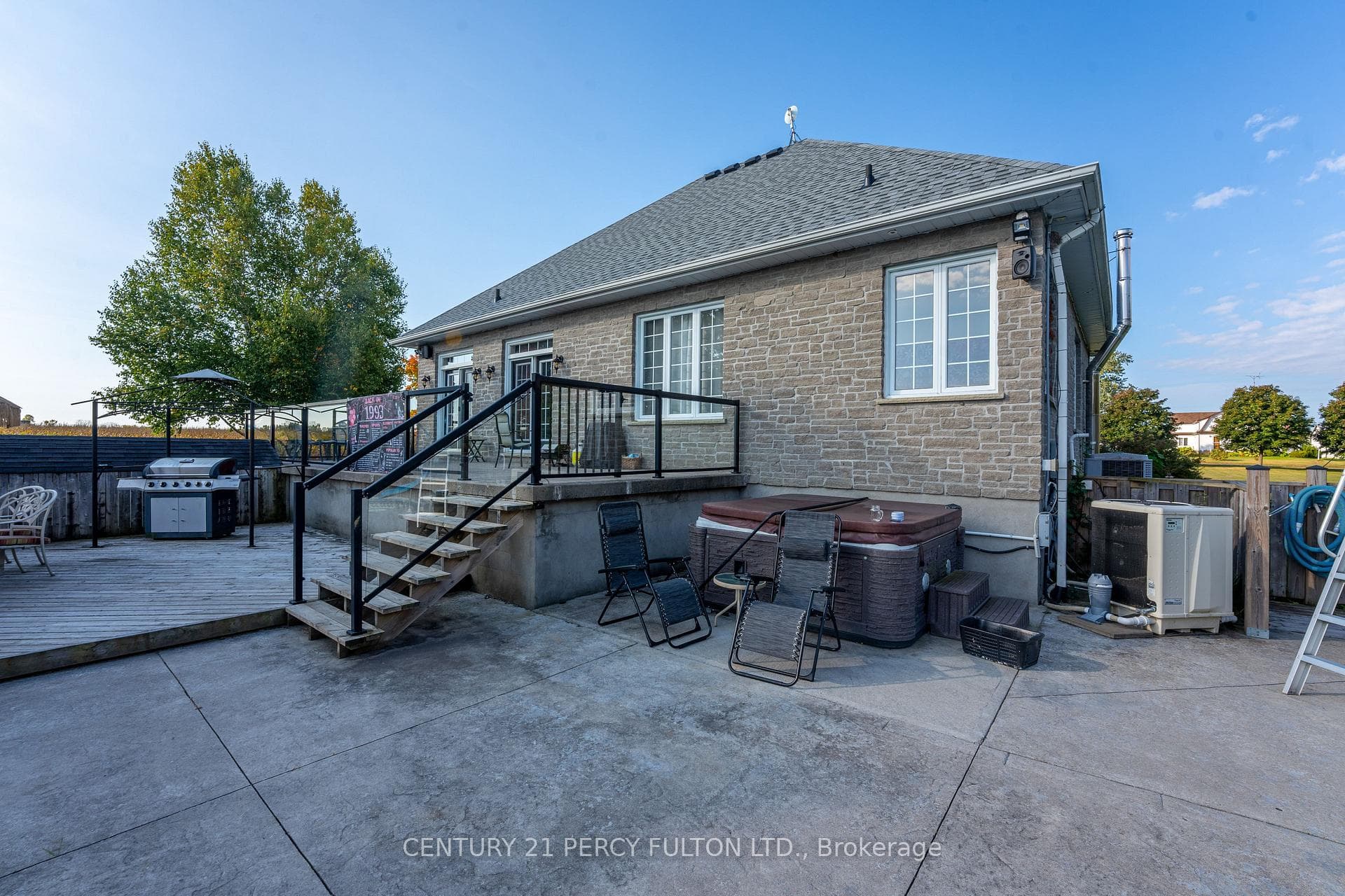 5659 Gilmore Road photo 5