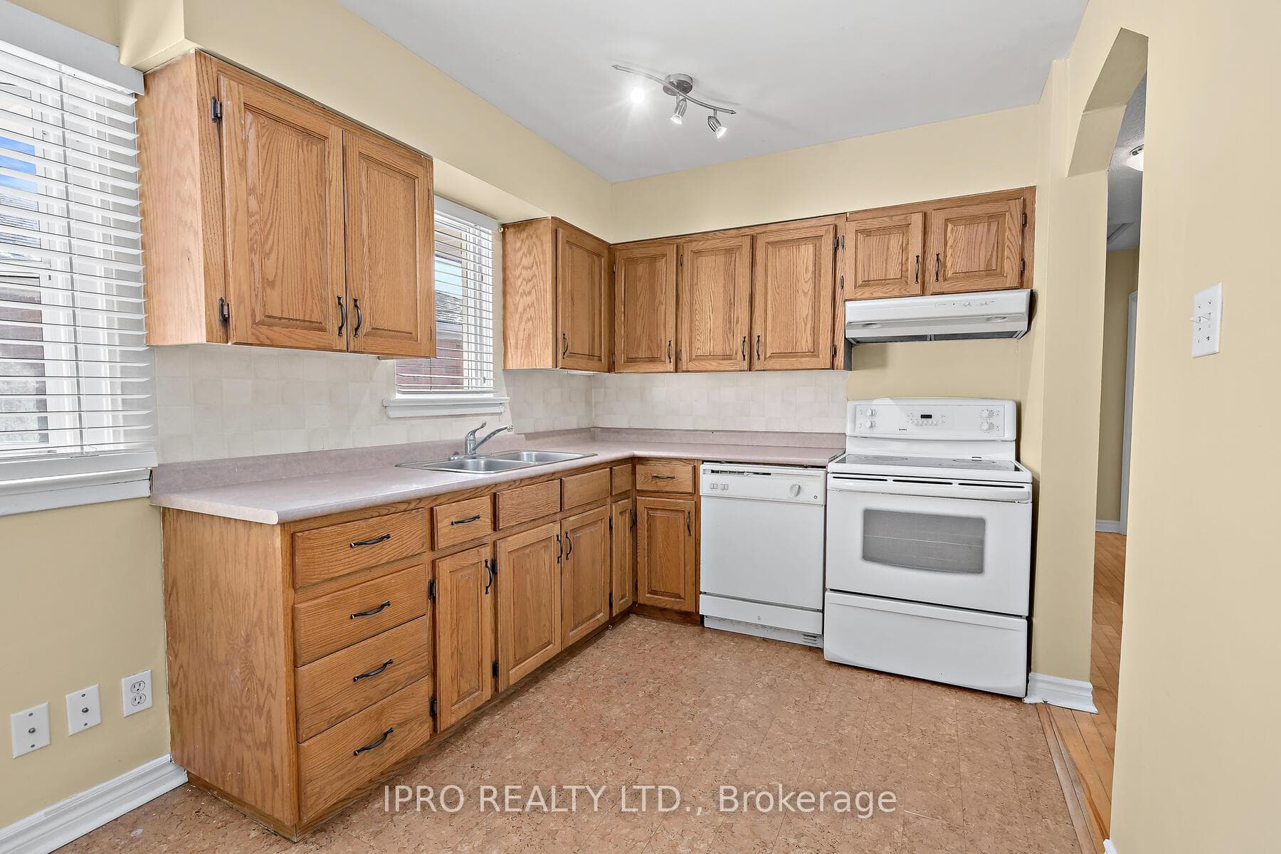 7 Rexway Drive Unit 7 photo 12