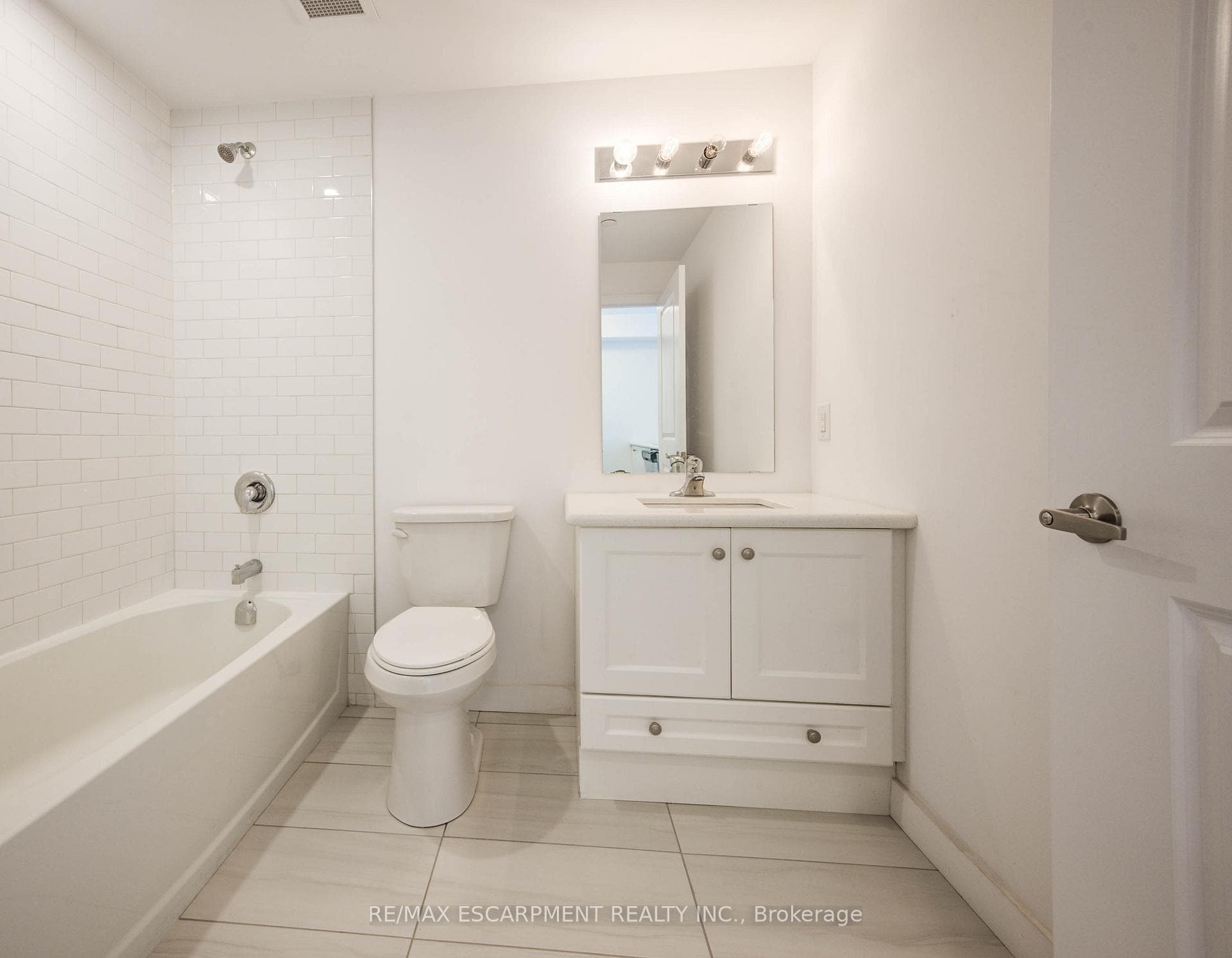 450 Dundas Street Unit 715 photo 20