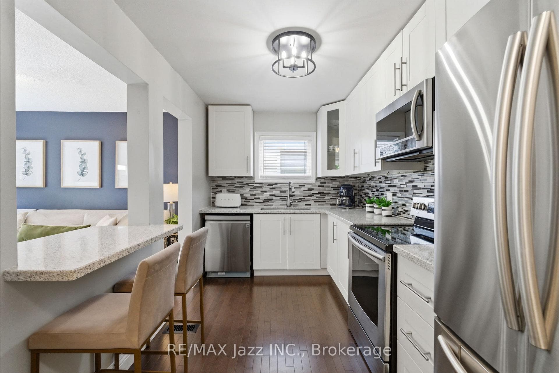 555 Cobblehill Drive photo 8