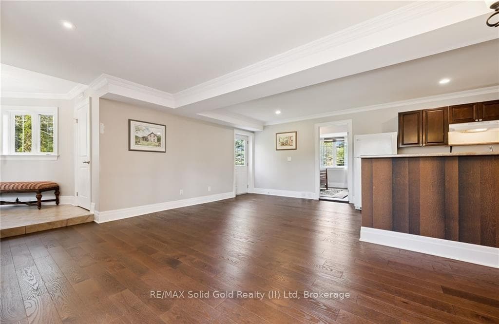 2073 Maplewood Road photo 29