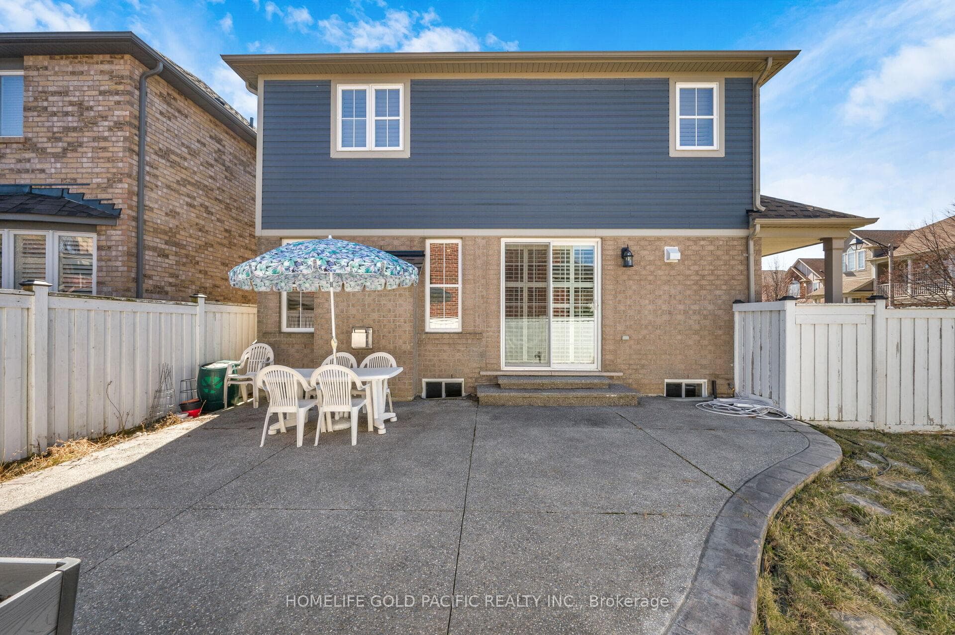 97 Montreal Circle photo 37