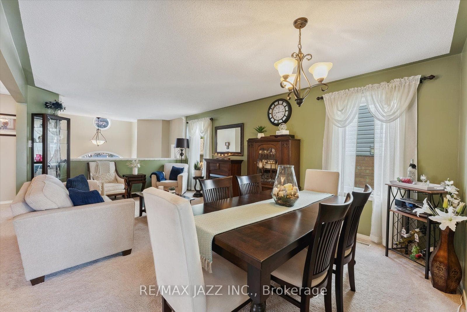 390 Elmwood Court photo 10