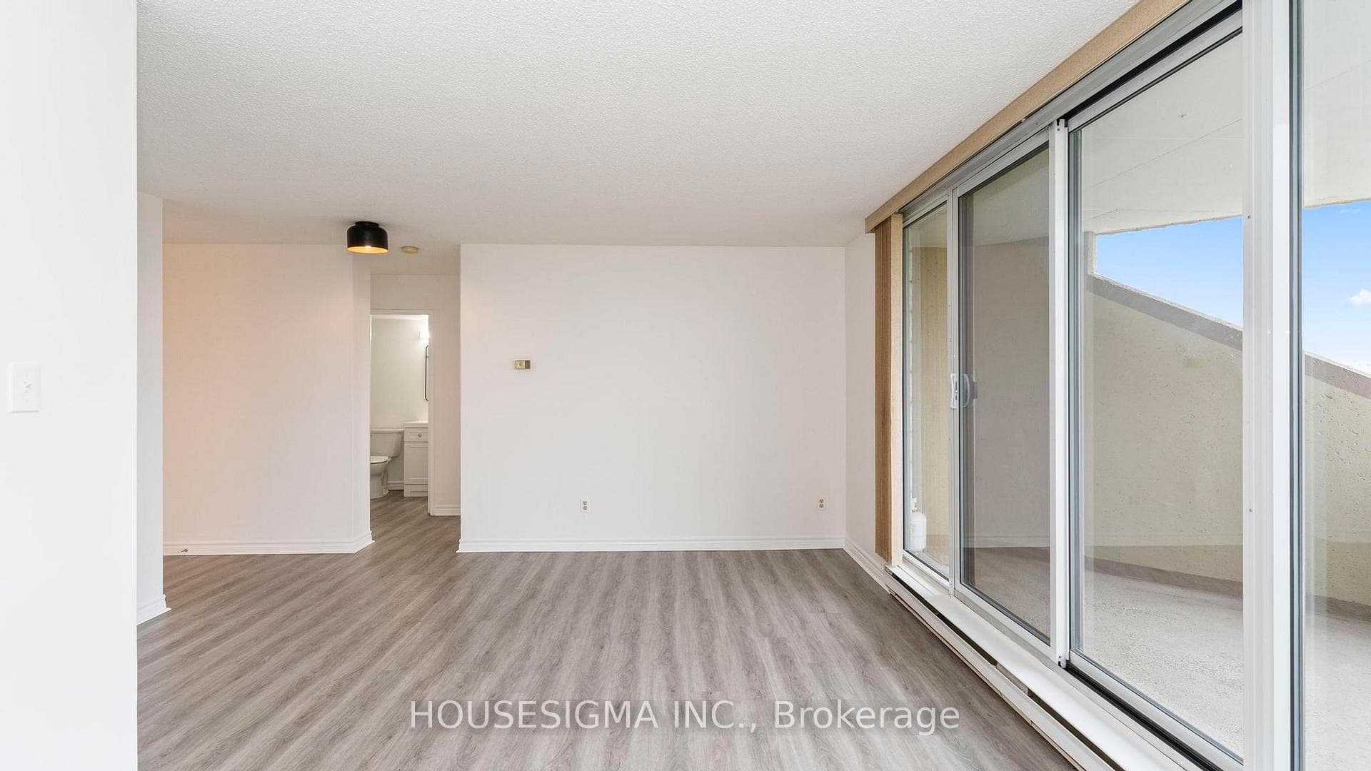 1105 Jalna Boulevard Unit 610 photo 14
